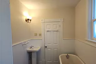 719 Caroline St, Port Angeles, WA 98362 - Photo 17