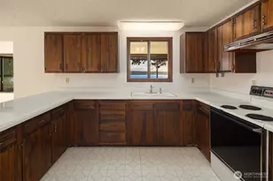 1156 S West Camano Dr, Camano Island, WA 98282 - Photo 15