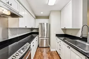 12303 Harbour Pointe Blvd, Mukilteo, WA 98275 - Photo 9