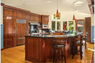 22430 Dogwood Lane, Woodway, WA 98020 - Photo 5