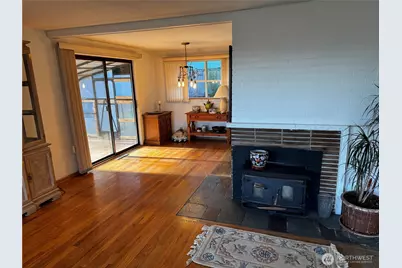 2105 100th Avenue NE, Bellevue, WA 98004 - Photo 9