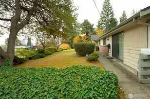 2105 100th Ave NE, Bellevue, WA 98004 - Photo 5