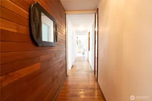 2105 100th Ave NE, Bellevue, WA 98004 - Photo 15