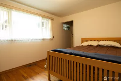 2105 100th Avenue NE, Bellevue, WA 98004 - Photo 19