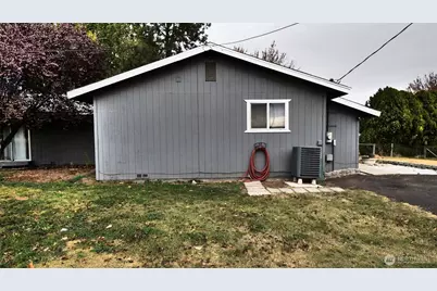 4200 Sunnyside Mabton Rd, Sunnyside, WA 98944 - Photo 3