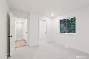 24327 13 Ave SE, Bothell, WA 98021 - Photo 19