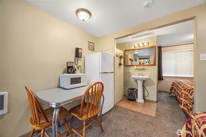 2044 W Woodin Avenue, Chelan, WA 98816 - Photo 23
