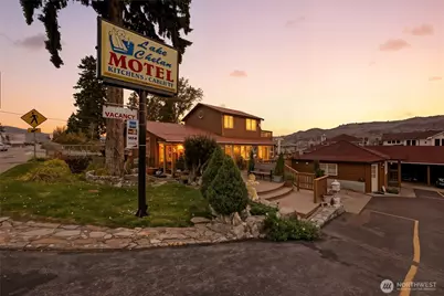 2044 W Woodin Avenue, Chelan, WA 98816 - Photo 1