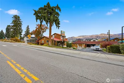 2044 W Woodin Avenue, Chelan, WA 98816 - Photo 3
