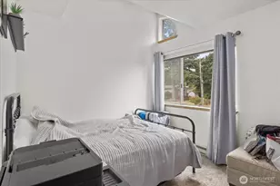 2826 NE 8th St, Renton, WA 98056 - Photo 9