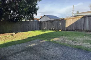 2826 NE 8th St, Renton, WA 98056 - Photo 13