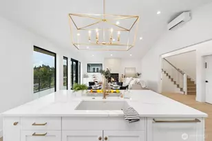 8307 Bayridge Ave, Gig Harbor, WA 98332 - Photo 9