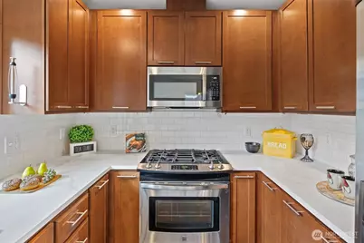 6015 Lanham Place SW, Seattle, WA 98126 - Photo 15