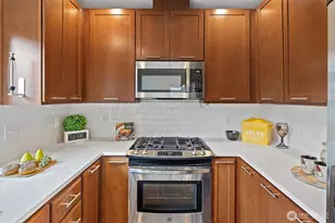 6015 Lanham Pl SW, Seattle, WA 98126 - Photo 15