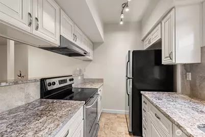 18930 Bothell Everett Hwy #D203, Bothell, WA 98012 - Photo 9