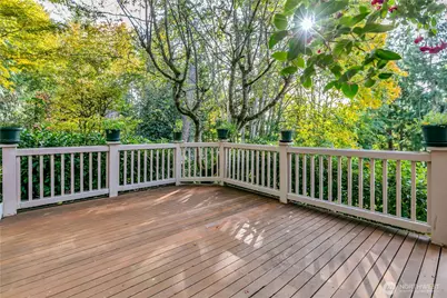 19225 SE 25th St, Sammamish, WA 98075 - Photo 27