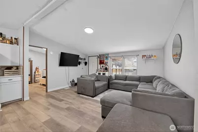 19941 Rhododendron Drive E, Bonney Lake, WA 98391 - Photo 3