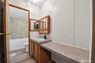 19941 Rhododendron Drive E, Bonney Lake, WA 98391 - Photo 9