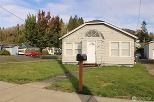 301 Eklund Ave, Hoquiam, WA 98550 - Photo 1