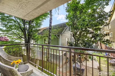 566 Prospect Street #209, Seattle, WA 98109 - Photo 9