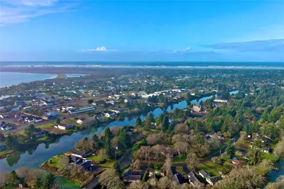 1013 Discovery Avenue SE, Ocean Shores, WA 98569 - Photo 17