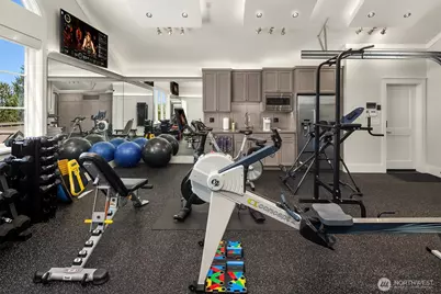 7545 NE 28th Place, Medina, WA 98039 - Photo 9