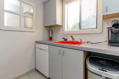 1715 Meridian Avenue E, Edgewood, WA 98371 - Photo 21