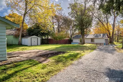 615 SW 124th Street, Seattle, WA 98146 - Photo 3