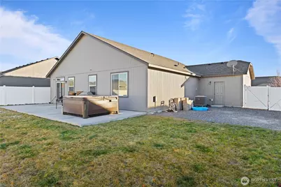 1336 E Egeland Drive, Moses Lake, WA 99156 - Photo 21