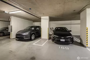 188 Bellevue Way NE, Bellevue, WA 98004 - Photo 29