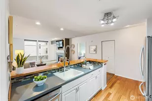 3221 SW Avalon Way, Seattle, WA 98126 - Photo 9