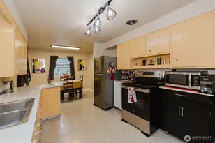 3126 Rocky Point Rd NW, Bremerton, WA 98312 - Photo 15