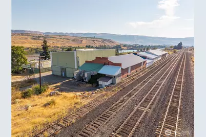 623 Goose Rock Lane, Malaga, WA 98828 - Photo 13