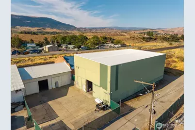 623 Goose Rock Lane, Malaga, WA 98828 - Photo 11