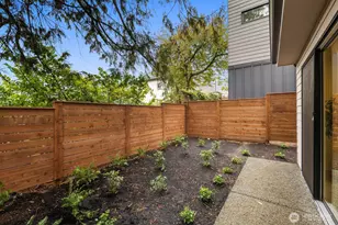 939 N 87th St, Seattle, WA 98103 - Photo 23