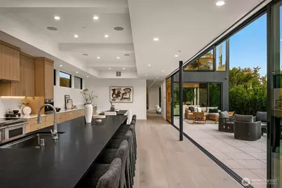 7626 NE 10th Street, Medina, WA 98039 - Photo 9