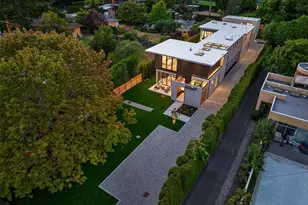 7626 NE 10th St, Medina, WA 98039 - Photo 35