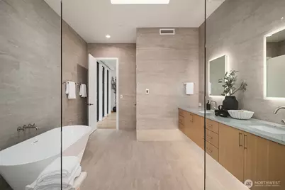 7626 NE 10th Street, Medina, WA 98039 - Photo 21