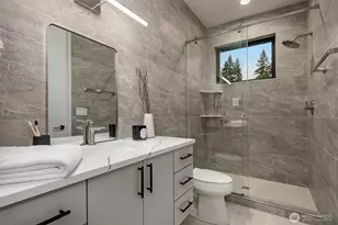 7626 NE 10th St, Medina, WA 98039 - Photo 33