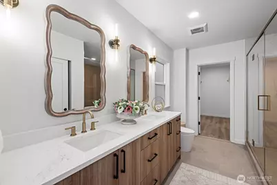 10813 24th Avenue NE, Seattle, WA 98125 - Photo 17