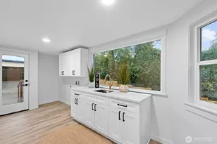 10813 24th Ave NE, Seattle, WA 98125 - Photo 13