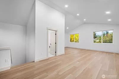 10813 24th Avenue NE, Seattle, WA 98125 - Photo 33