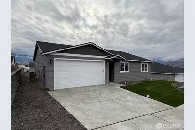 2340 2nd Street SE, East Wenatchee, WA 98802 - Photo 3
