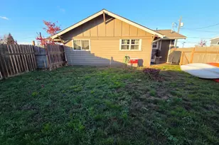 2213 Laurel St, Port Angeles, WA 98362 - Photo 21