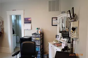 214 W 1st St, Aberdeen, WA 98520 - Photo 7