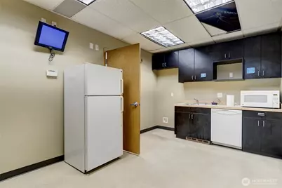 275 SE Pioneer Way #100, Oak Harbor, WA 98277 - Photo 17