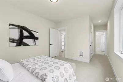 15001 NE 8th Street, Bellevue, WA 98007 - Photo 33