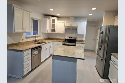 9925 S 242nd Place, Kent, WA 98030 - Photo 7