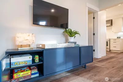 2100 1st Avenue W, Seattle, WA 98119 - Photo 11