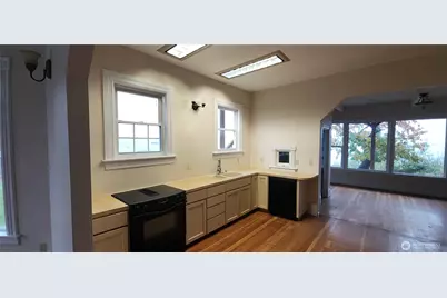 719 Caroline St, Port Angeles, WA 98362 - Photo 9